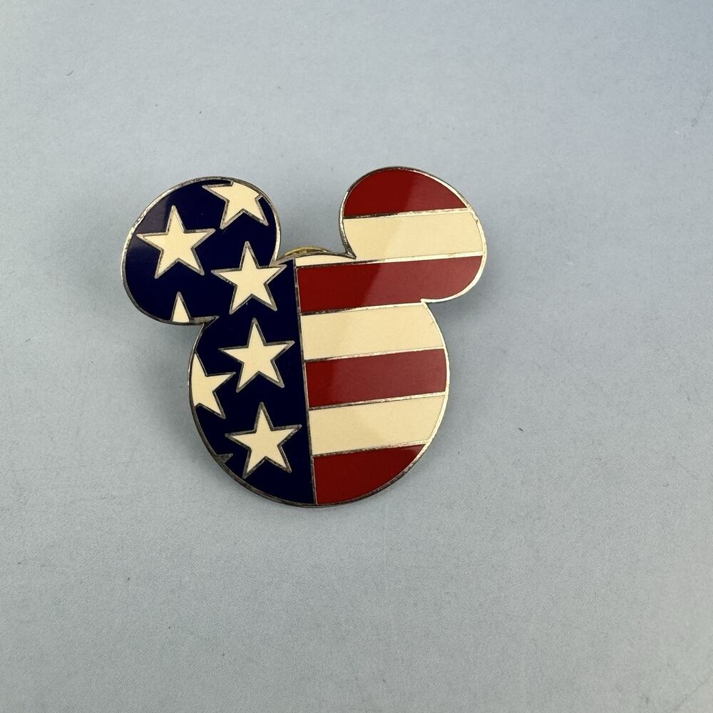 DISNEY Trading Pin Mickey Mouse Icon American Flag 2002 Stars Stripes‎ Red Blue